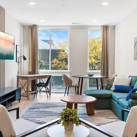 Modern 1-Bd - Pier Views - Near Old City